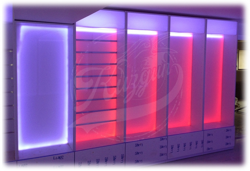 Led Işıklı Pleksiglass Dolap